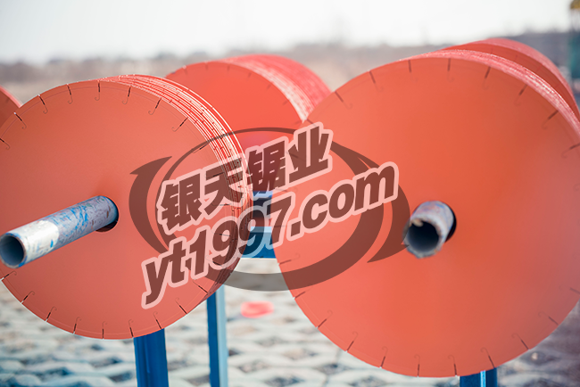 �ͻ������Ĵ���ʯ��Ƭ����������